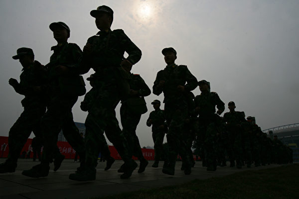 軍人にまで広がる給与削減の波＝軍隊も寝そべりになる可能性